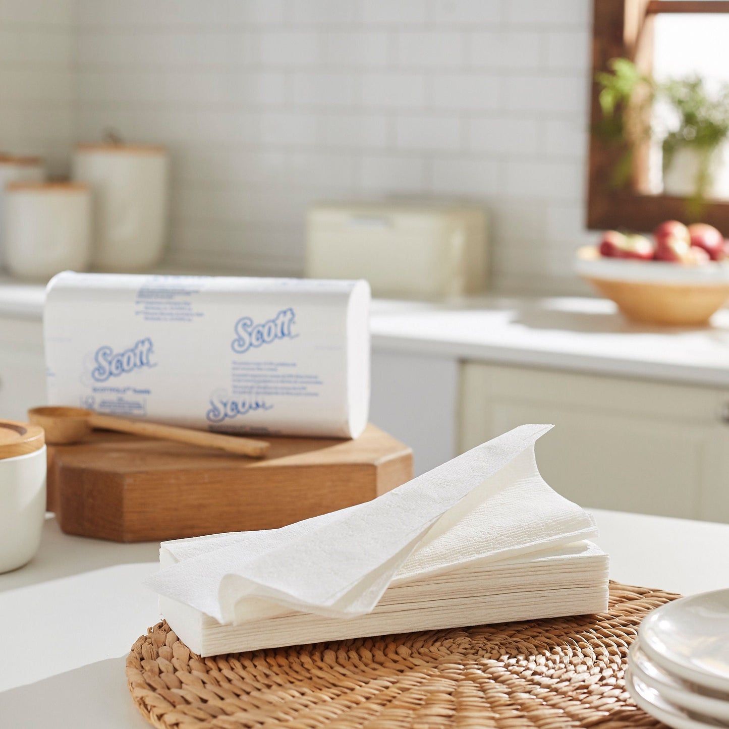 Scott Pro Scottfold Paper Towels Multi-Fold, 9.4 x 12.4 Inch, White