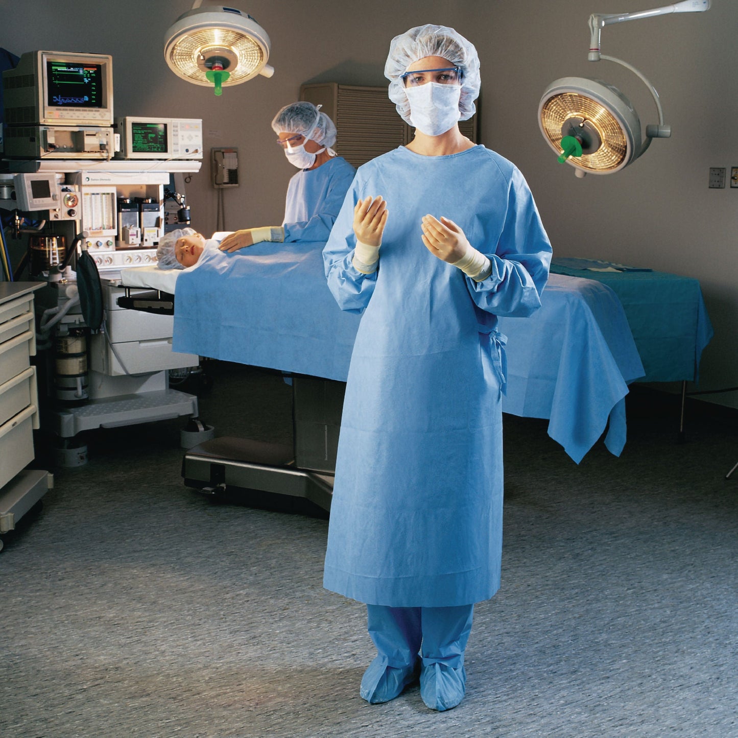 Halyard ULTRA Nonreinforced Surgical Gown with Towel, Small