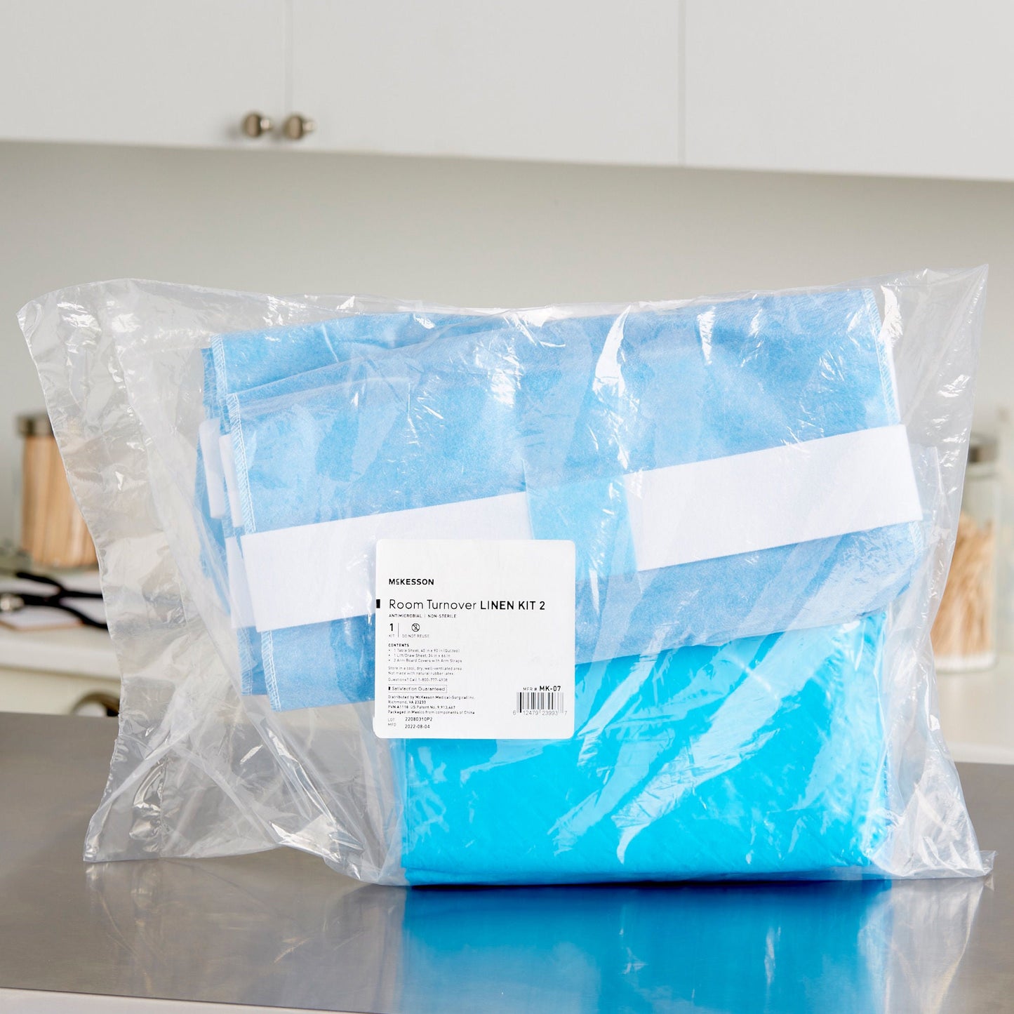 McKesson Room Turnover Kit – Arm Board Covers, Table Sheet and Lift/Draw Sheet