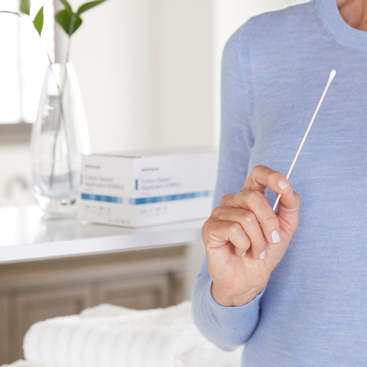 McKesson Sterile Swabsticks, Cotton Tip, 6 Inch Wood Shaft