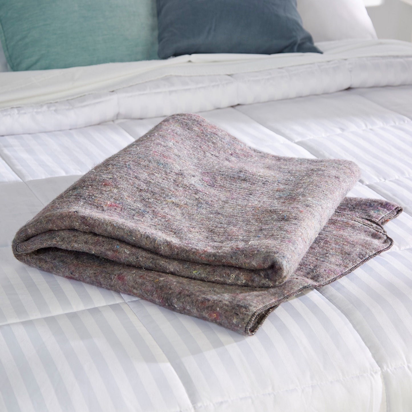 McKesson Wool Blend Blanket, 62 x 80 Inch, 2.5 lbs.